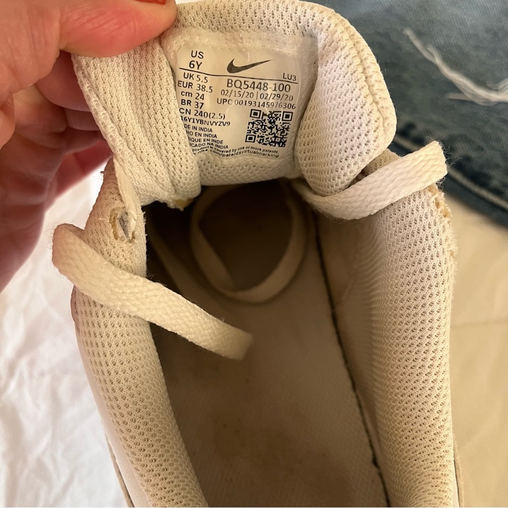 Nike Shoes White Low Top Size 6 - Picture 10 of 10